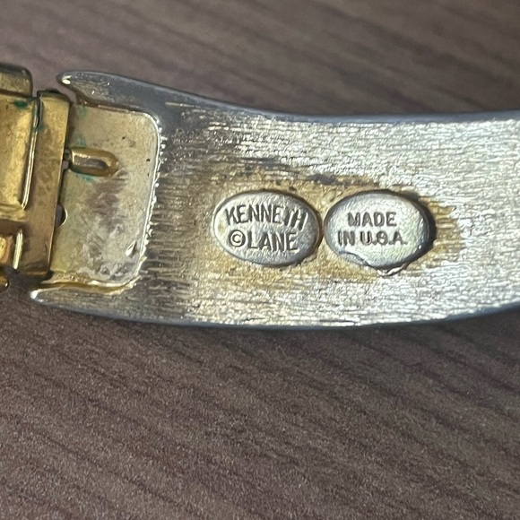 Rare vintage Kenneth Jay Lane hinged bib collar necklace gold tone white enamel - Picture 2 of 10